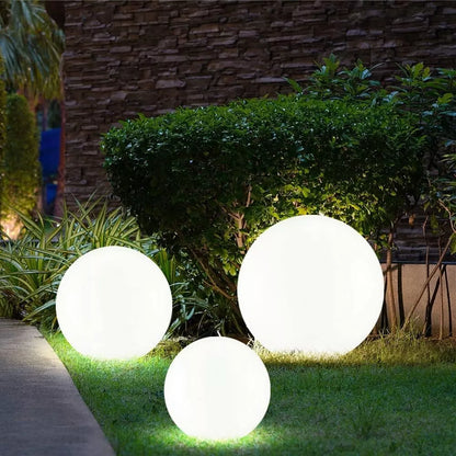 Sodo rutulio formos LED šviestuvas baltas 30cm IP65 230V E27 su integruotu smaigu į žemę