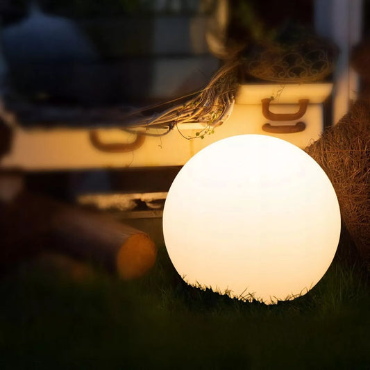 Sodo rutulio formos LED šviestuvas baltas 30cm IP65 230V E27 su integruotu smaigu į žemę
