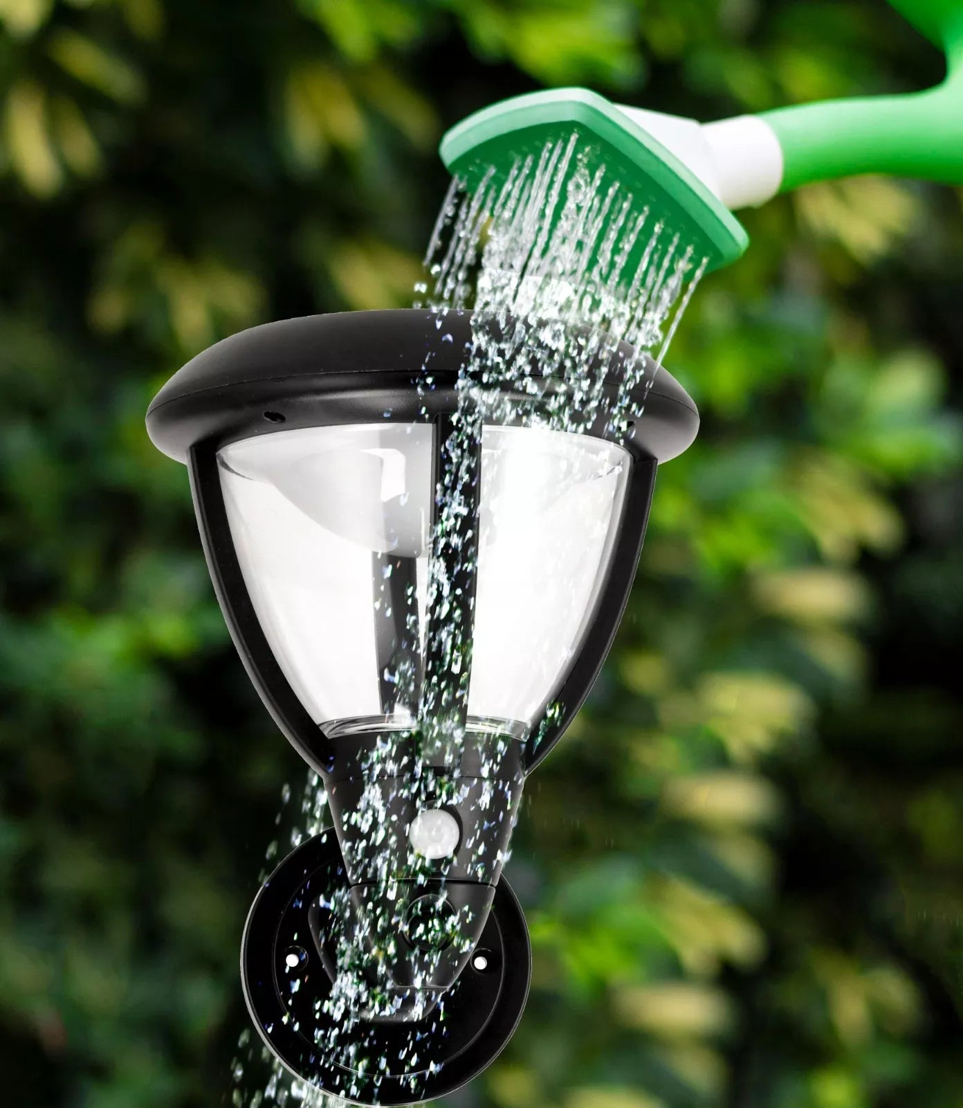 ECOLIGHT saulės energija maitinamas fasadinis LED šviestuvas su judesio ir sutemų jutikliu IP44