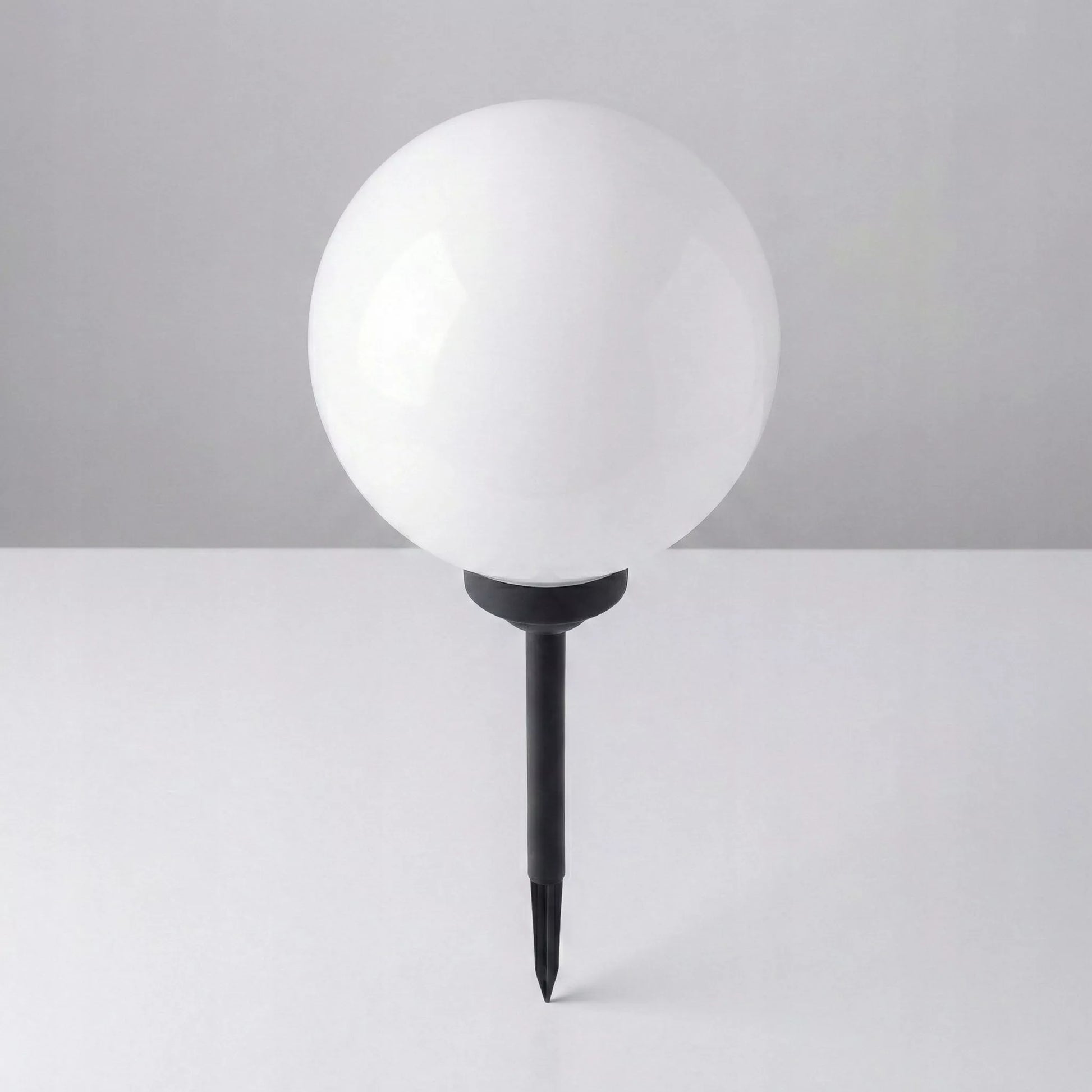 Ogródkowa lampa solarna LED w kształcie kuli, słupek do wbicia, 20 cm, czujnik zmierzchu, mocna