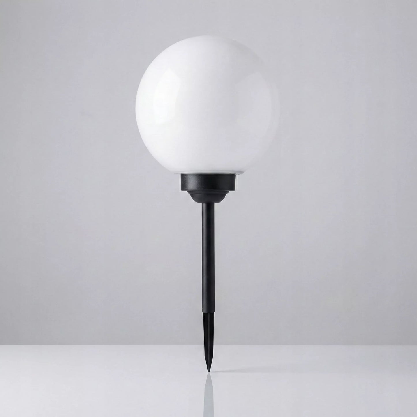 Ogródkowa lampa solarna LED w kształcie kuli, słupek do wbicia, 20 cm, czujnik zmierzchu, mocna