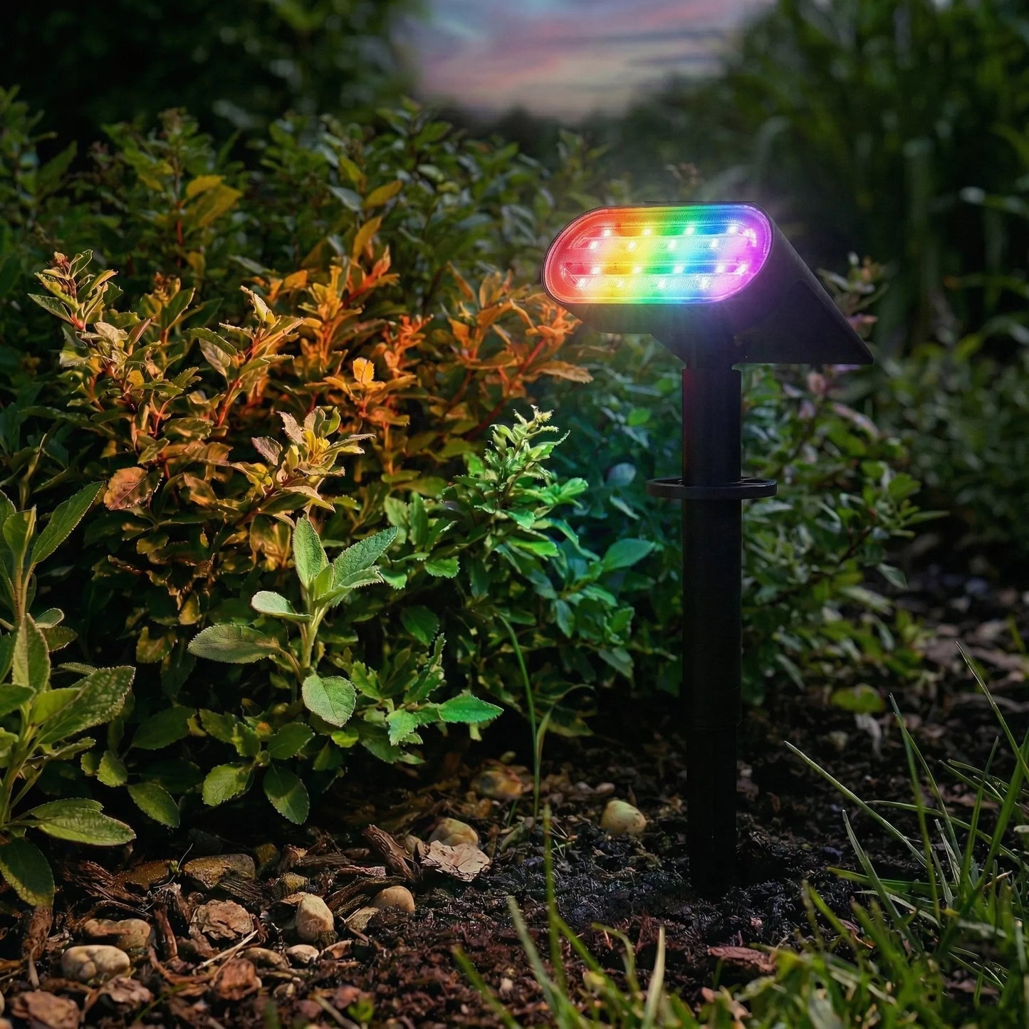 Solarna lampa ogrodowa LED, reflektor i kinkiet ścienny 2 w 1 z czujnikiem zmierzchu