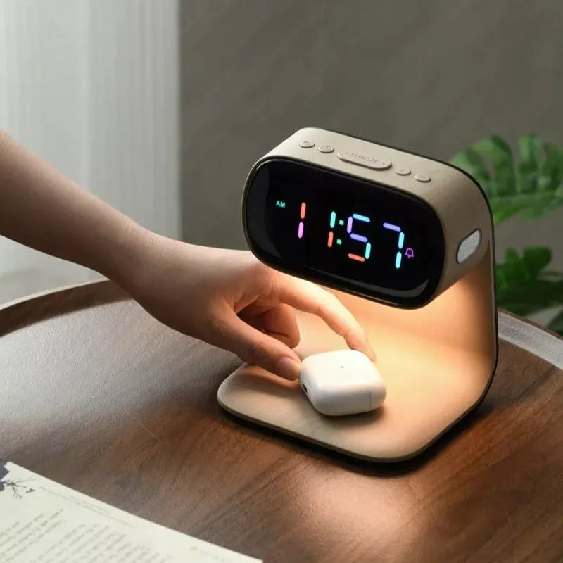 LED stalinė naktinė lemputė su Qi 15W belaidžiu įkrovikliu ir žadintuvu