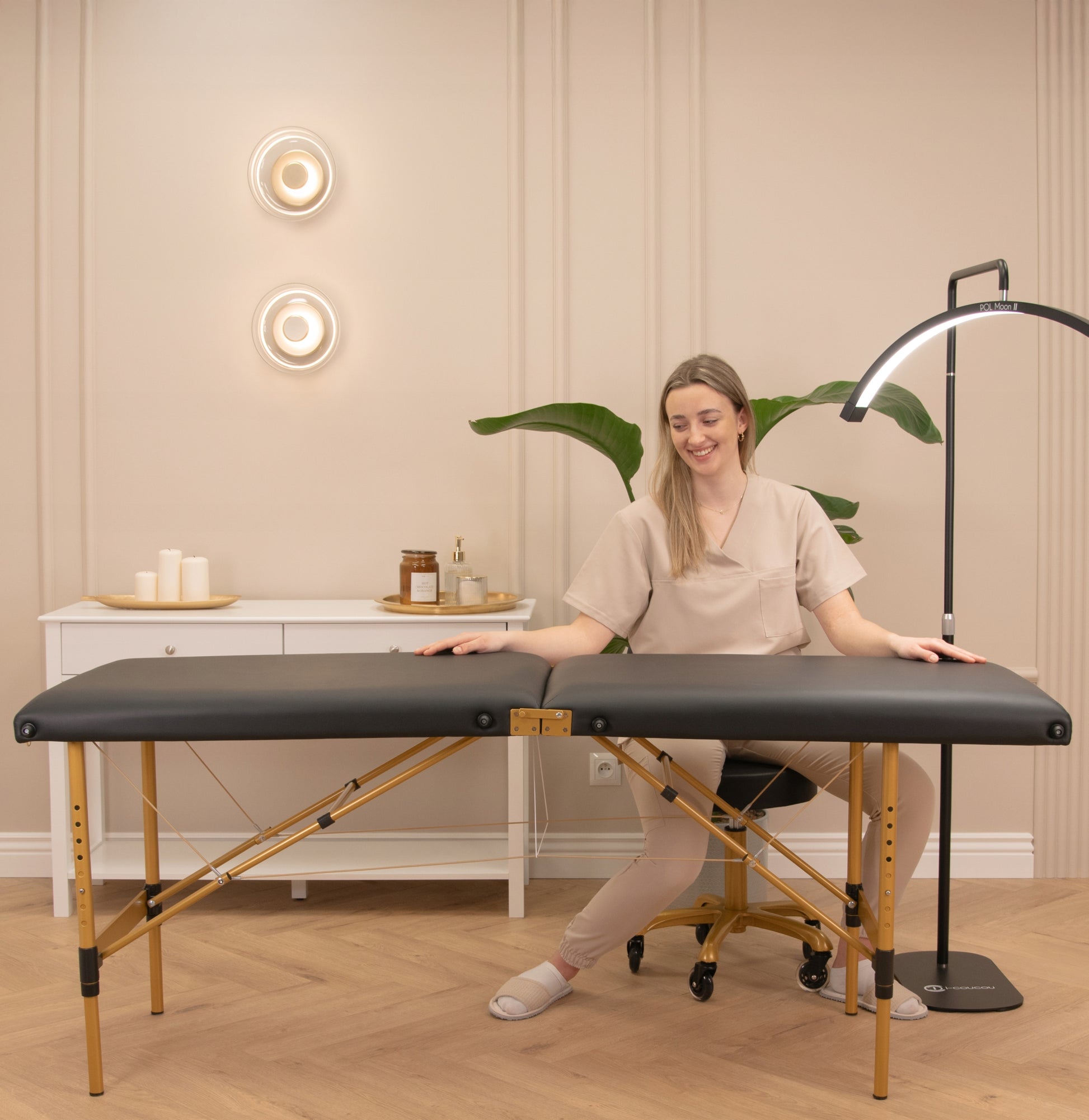 Kosmetologinė lova, stilisto stalas, makiažas, blakstienų priauginimas, sulankstoma kušetė