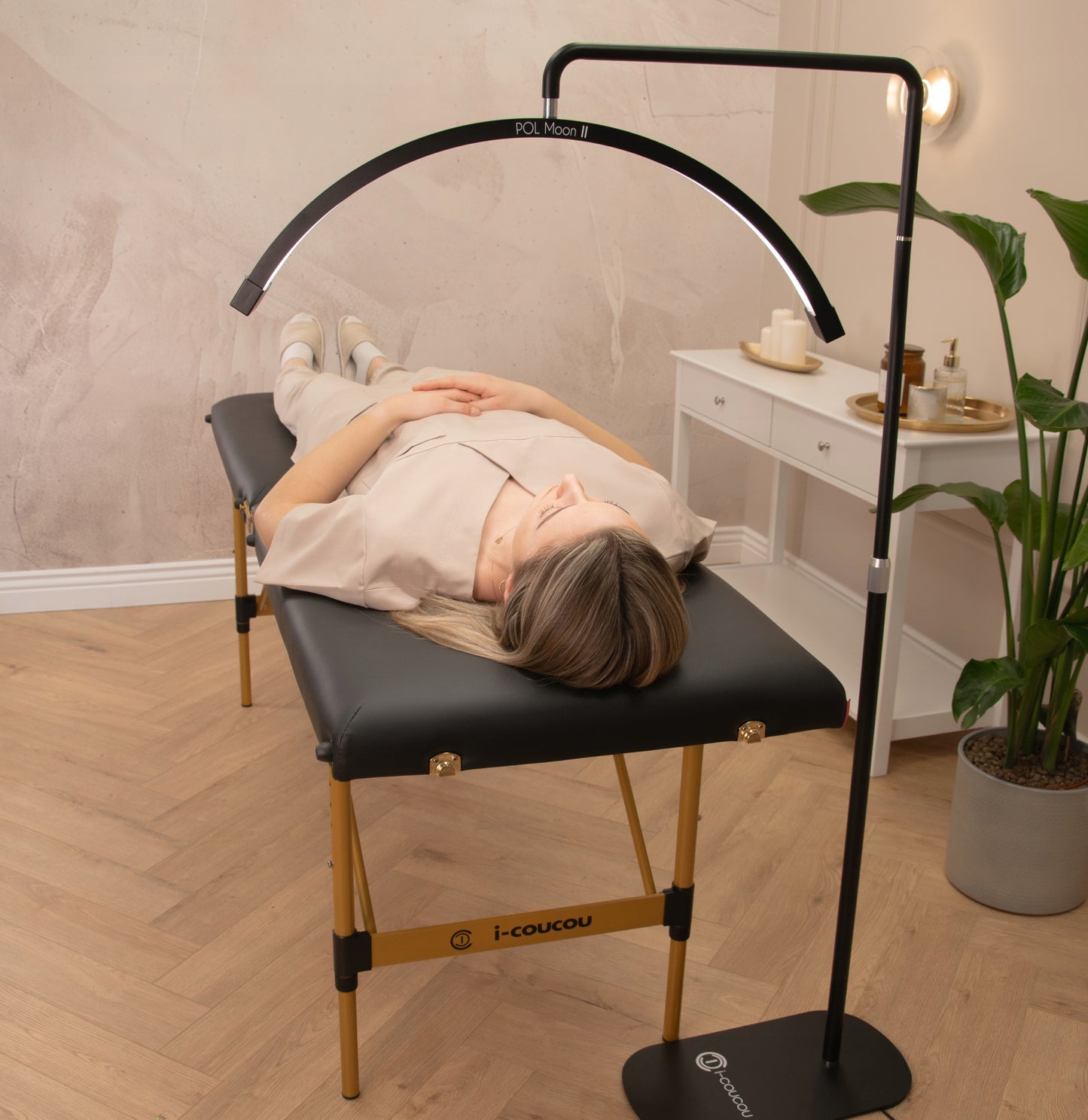 Kosmetologinė lova, stilisto stalas, makiažas, blakstienų priauginimas, sulankstoma kušetė