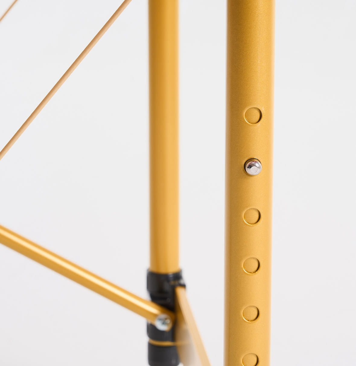 Kosmetologinė lova, stilisto stalas, makiažas, blakstienų priauginimas, sulankstoma kušetė