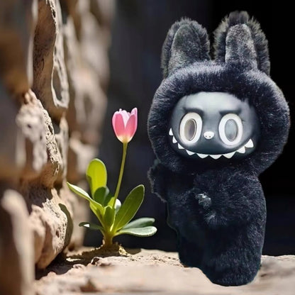 LABUBU Juodas raktų pakabukas-staigmena