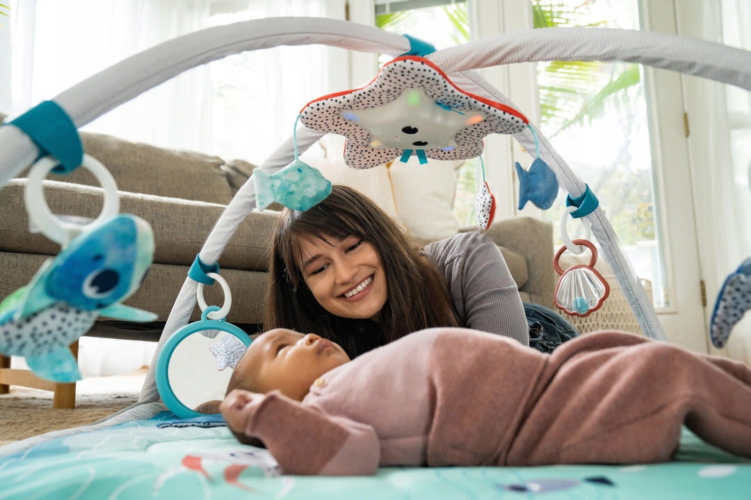 EDUKACINIS KILIMĖLIS SU LANKAIS IR KARUSELIU - ŠVIESELĖS + GARSAS