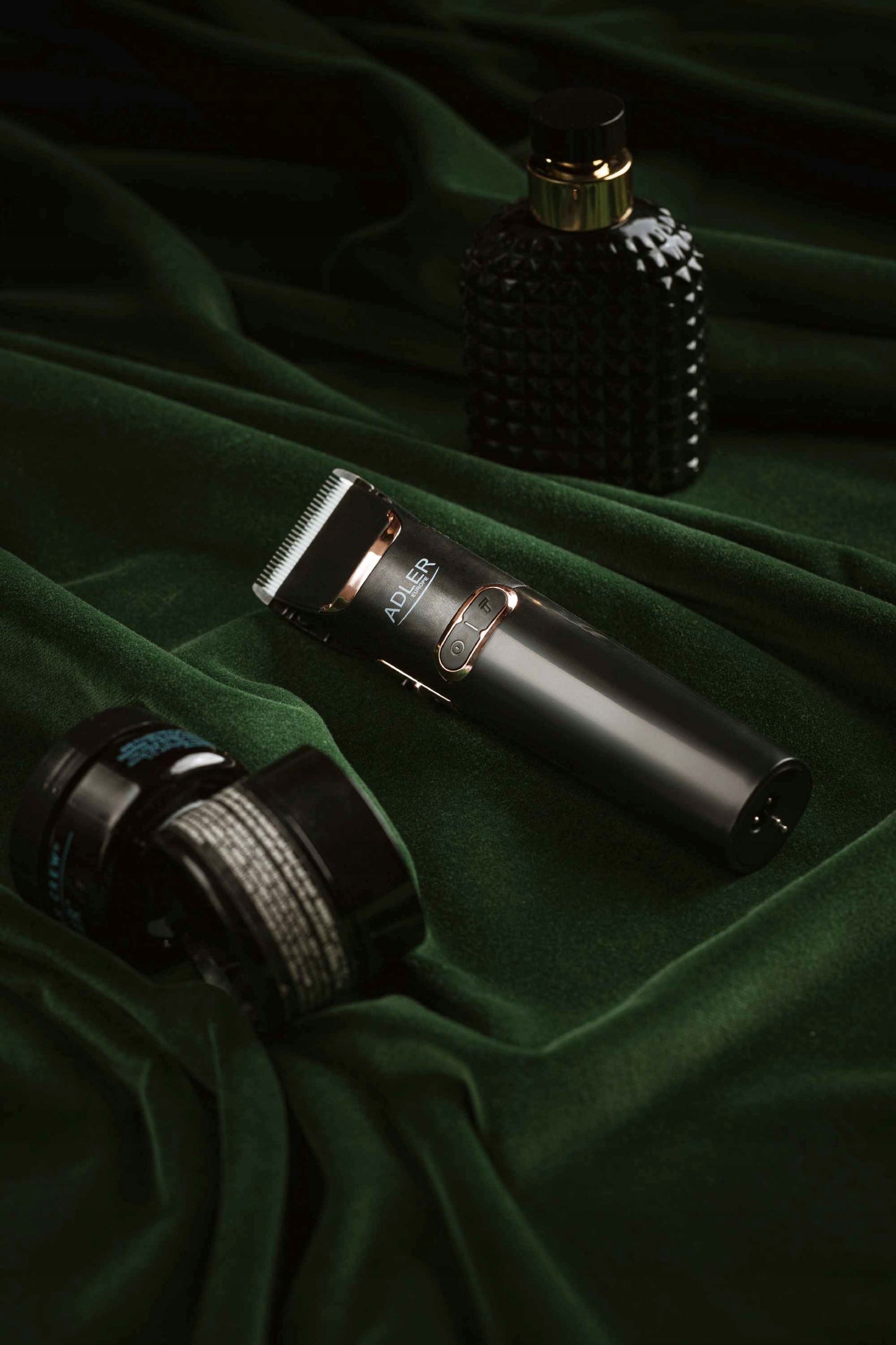 Plaukų kirpimo mašinėlė vyriška, keraminiai ašmenys, 4 antgaliai, LCD, Turbo