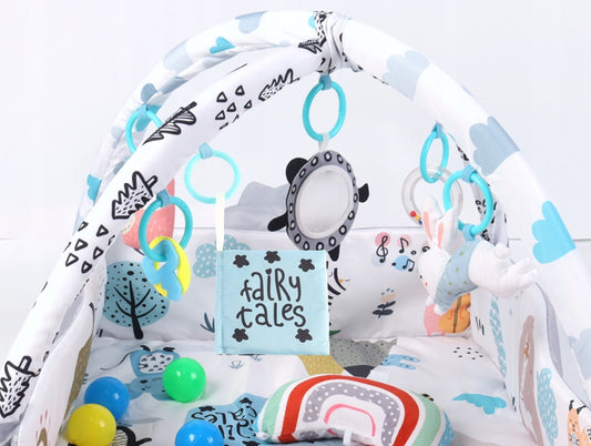 Edukacinė minkšta interaktyvi pagalvėlė-knygelė su kamuoliukais 4in1