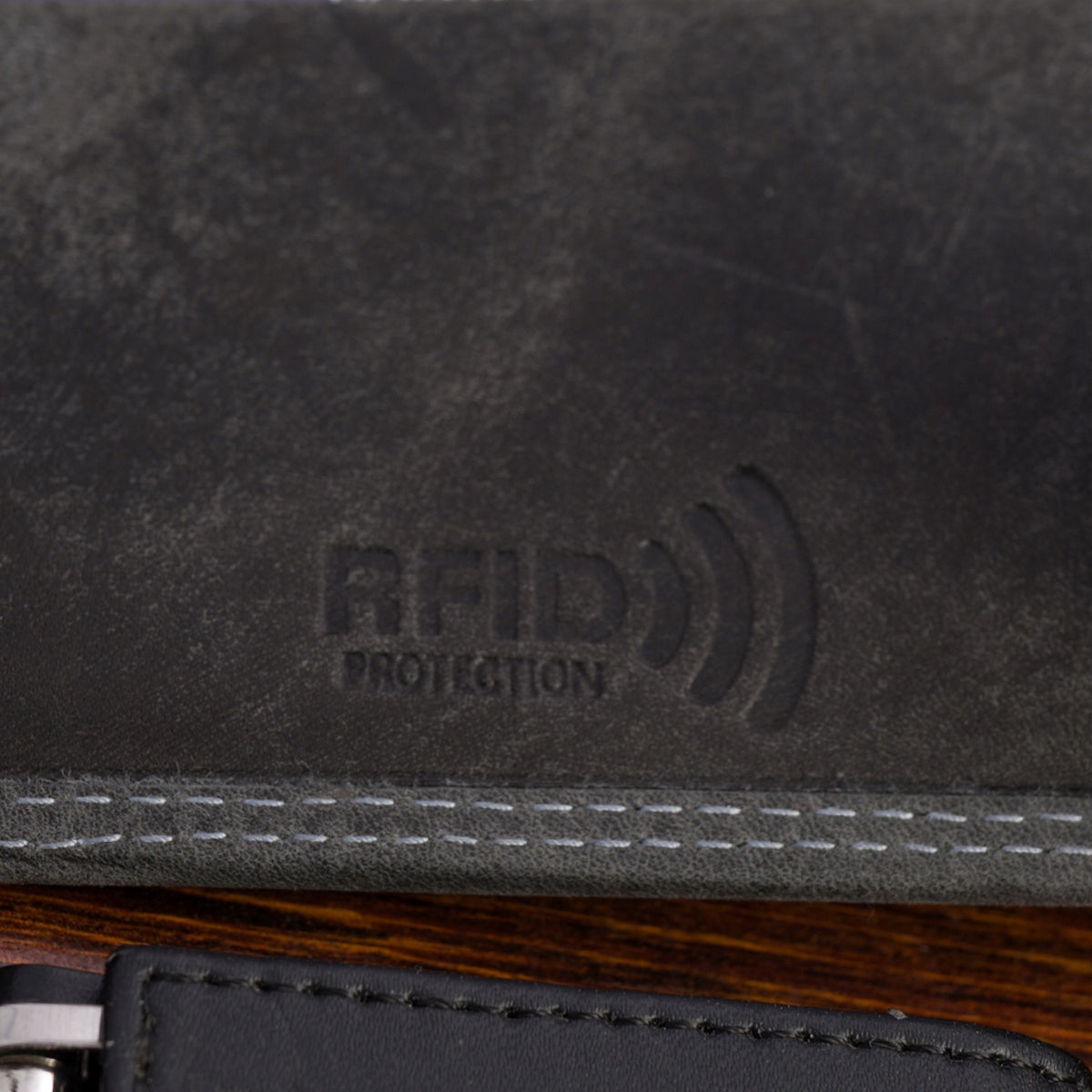 Didelės klasikinės juodos spalvos horizontalios odinės vyriškos piniginės natūralios odos Beltimore