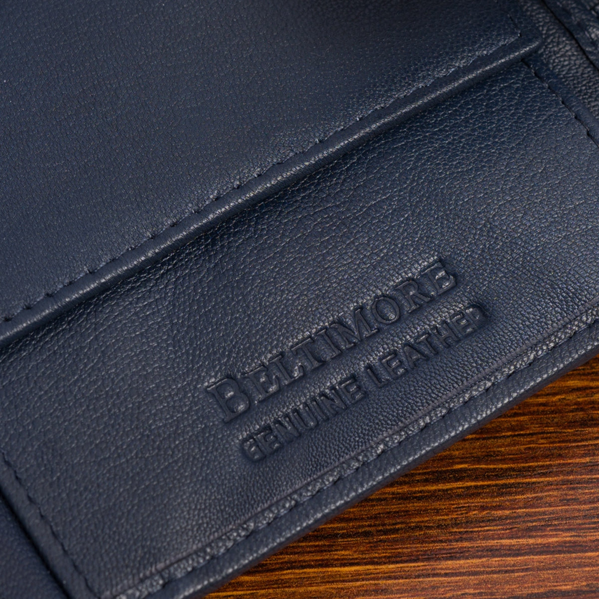 Klasikinis didelis horizontalus vyriškas odinis natūralios odos dėklas "Beltimore" tamsiai mėlynos spalvos