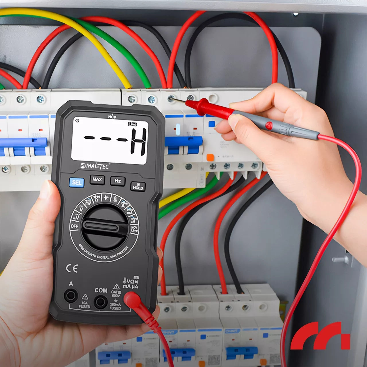 Skaitmeninis multimetras Elektros testeris LCD su laidų rinkiniu