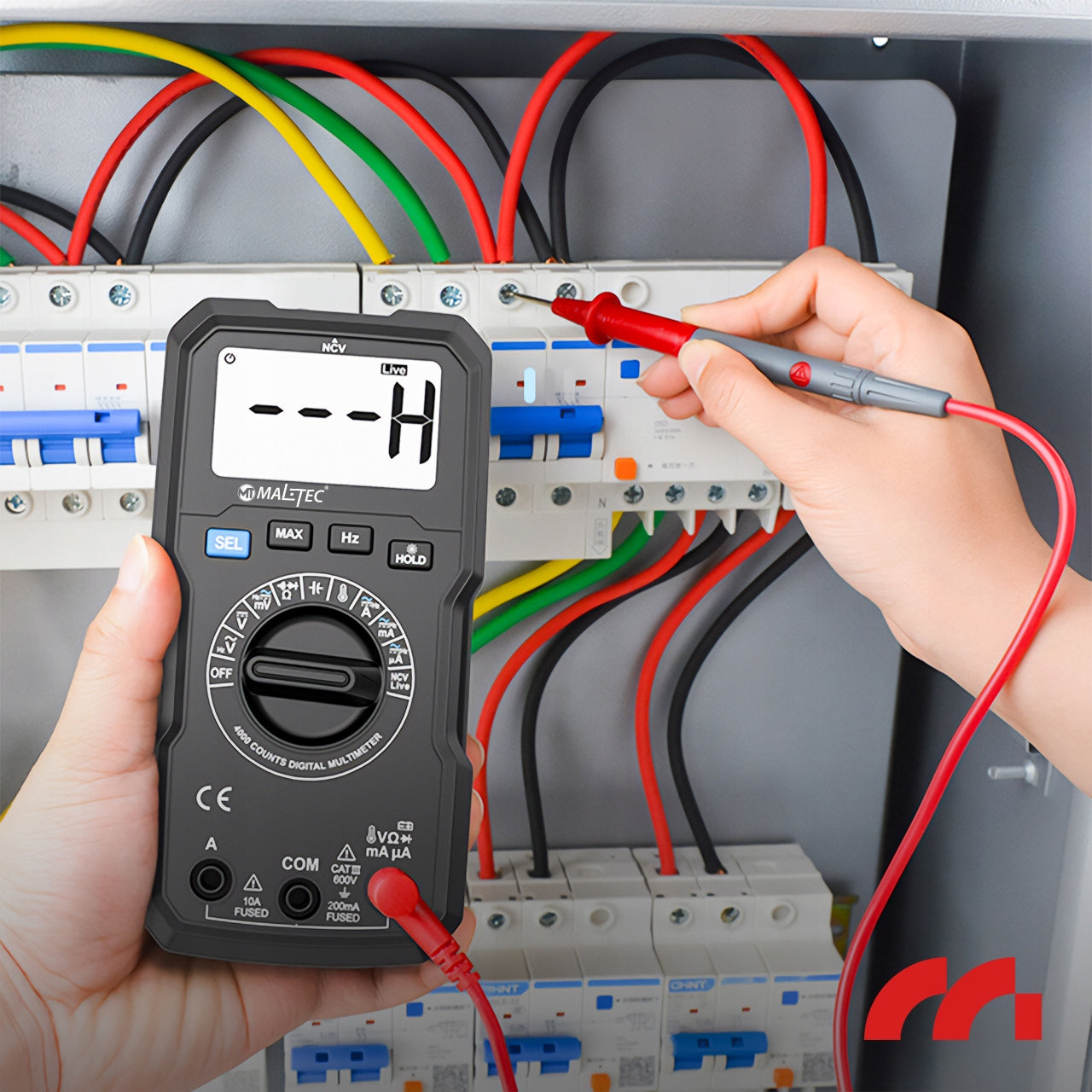 Skaitmeninis multimetras Elektros testeris LCD su laidų rinkiniu