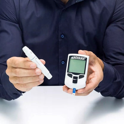 Gliukomatis Novama MULTICHECK PRO+ su cholesterolio, gliukozės ir šlapimo rūgšties matavimo funkcija