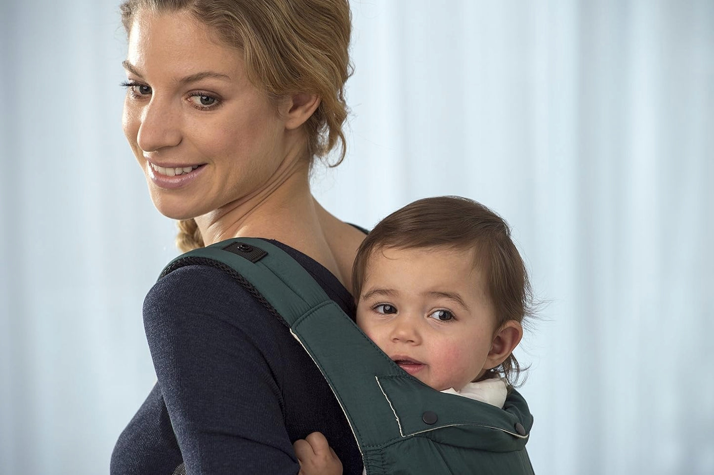 Vaikiškos nešioklės-skarelės Amazonas Smart Carrier Ultra-Light žalios, iki 15kg