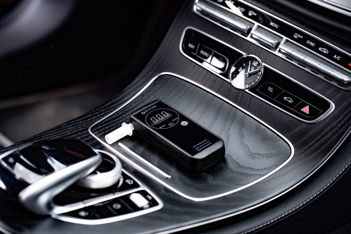 OROMED F11 Elektrocheminis alkotesteris, tikslus + kandikliai + 12 mėn. kalibracija