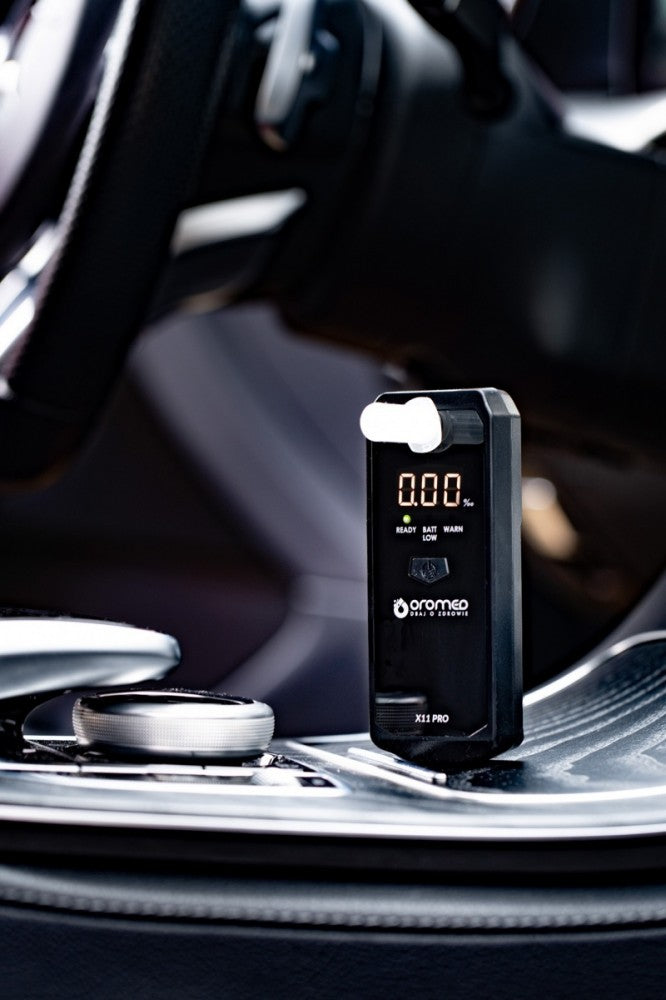 OROMED X11 PRO Elektrocheminis tikslus alkoholio matuoklis + pūstukai + kalibravimas 12 mėn.