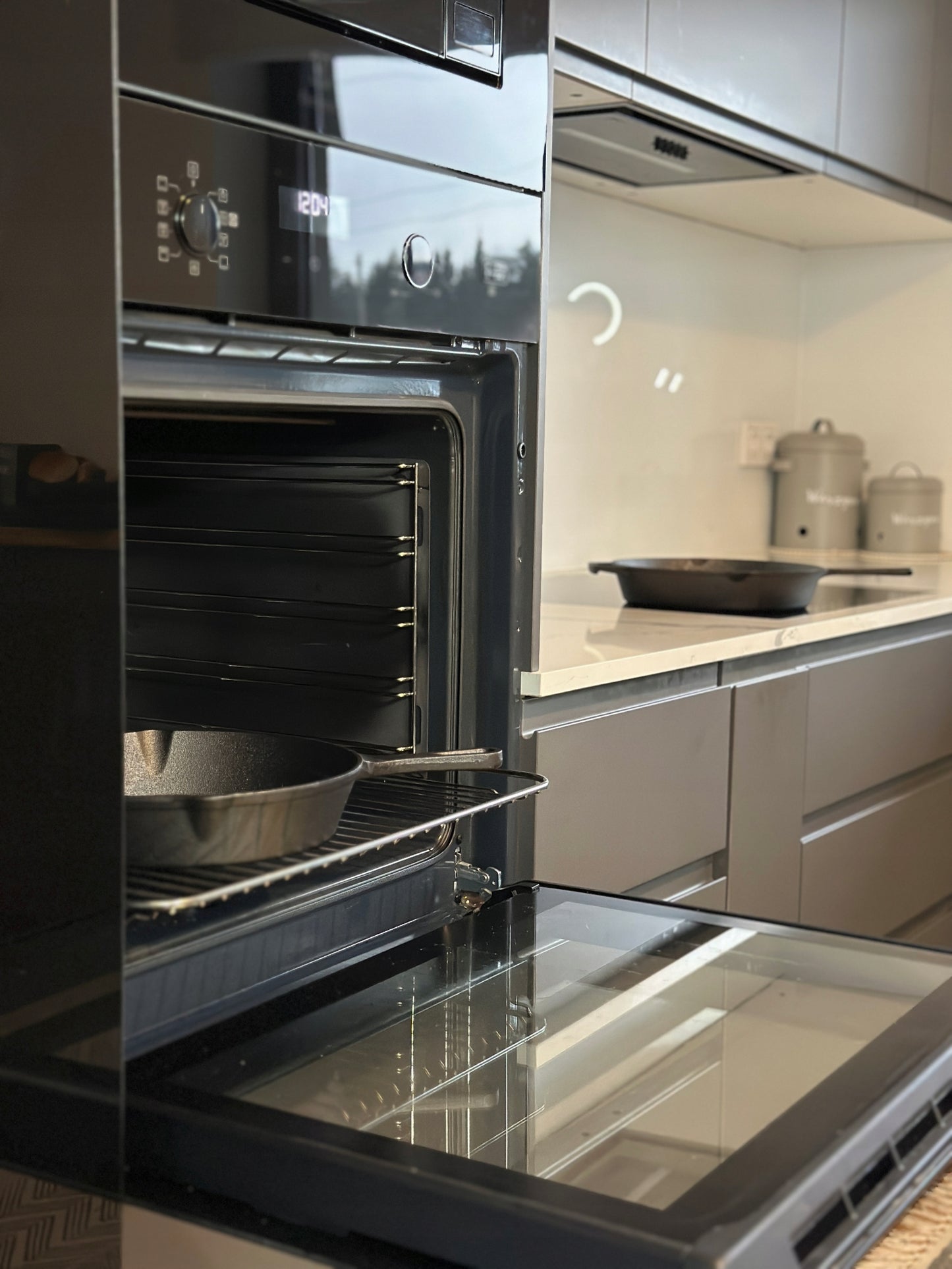 DĖL 30 cm Dydžio Ketaus Keptuvė su Rankena, Indukcijai, Griliui, Dujoms