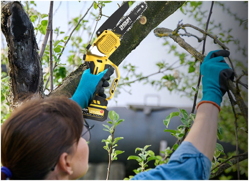 Akumuliatorinis grandininis pjūklas PRO 6" 2 AKU + DĖKLAS GALINGAS IMOUM