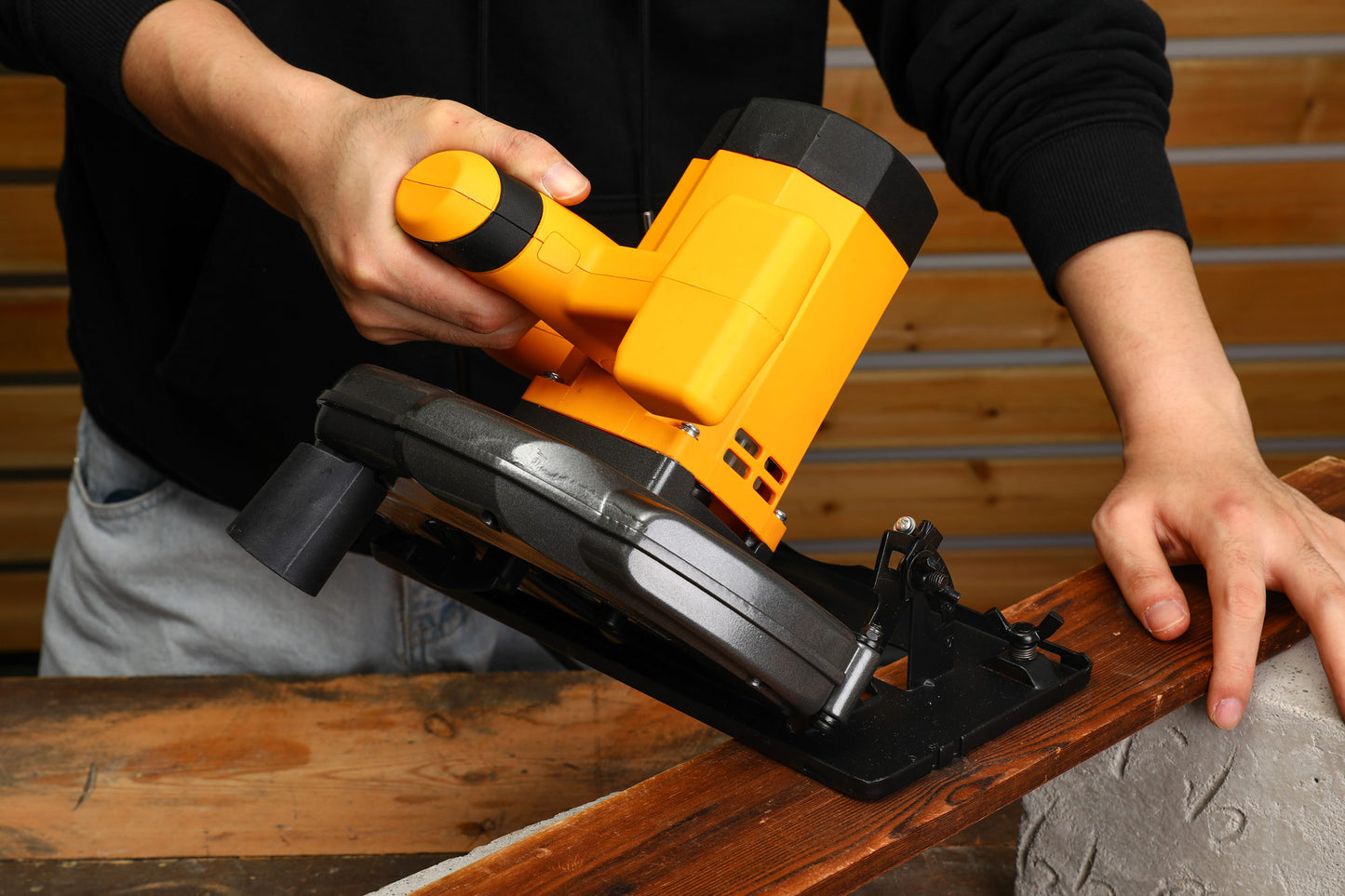 Rankinis diskinis medžio pjūklas 1200W, diskas 185mm DEKO