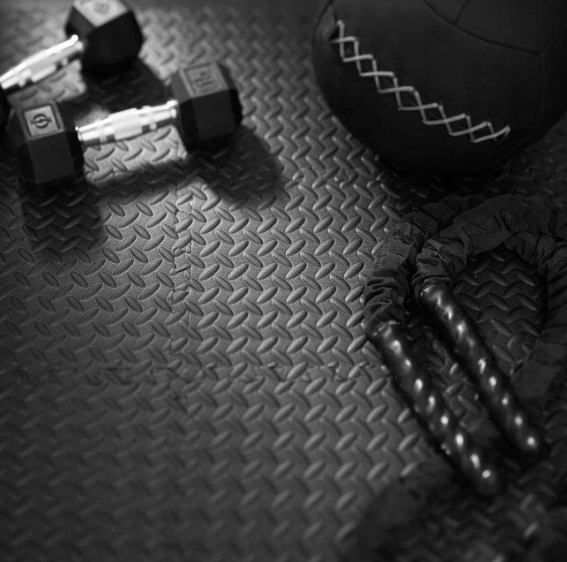 Guminės "PUZZLE" grindys sporto salėms, kilimėlis po įranga, apsauginis, juodas 1,2x1,8m