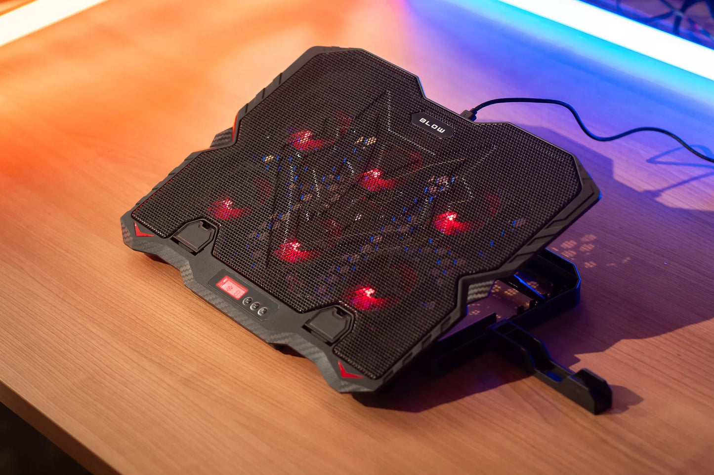 Nešiojamojo kompiuterio aušinimo stovas 15,6' žaidimams, didelis, LED, USB šakotuvas