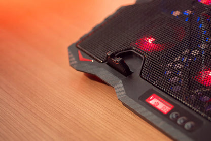 Nešiojamojo kompiuterio aušinimo stovas 15,6' žaidimams, didelis, LED, USB šakotuvas
