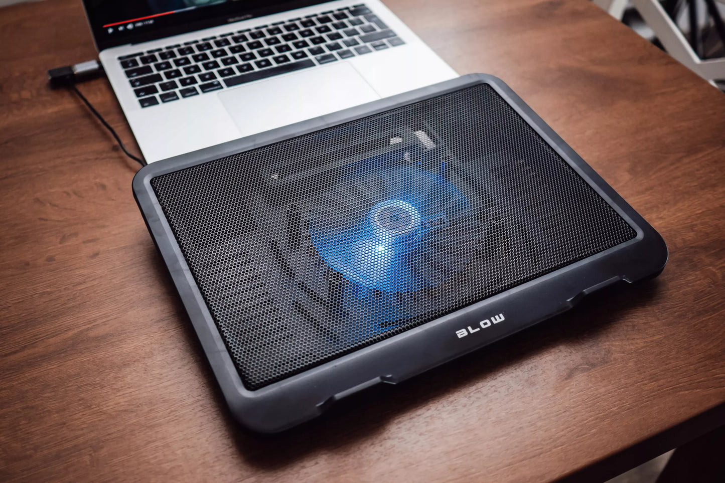 BLOW nešiojamojo kompiuterio aušinimo stovas 140 mm LED USB