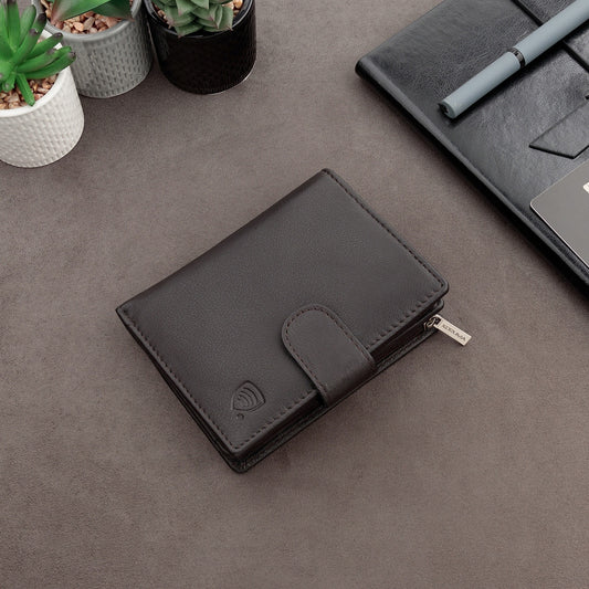 Vyrų odinė piniginė, užtrauktuku užsegamas skyrius monetoms, RFID kortelių apsauga / KORUMA