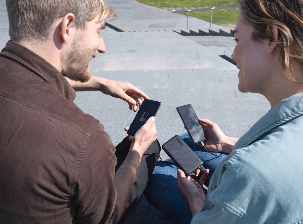 POWERBANK 10000 mAh TRUST PRIMO USB-C 2x USB 15W SU KABELIU JUODAS