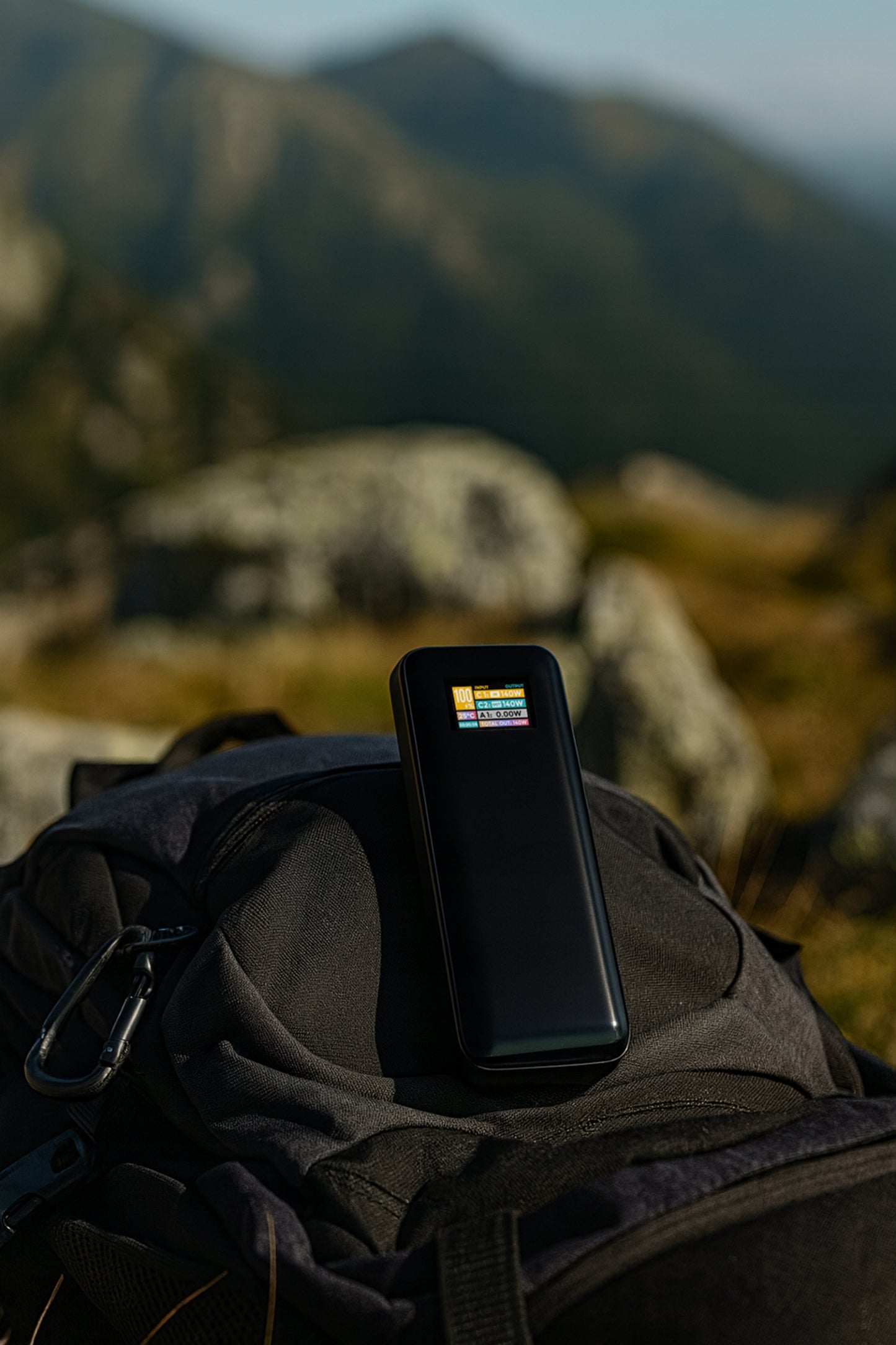 POWERBANK 27000 mAh 140W QC PD USB-C LCD POWER BANK SKIRKITE Janis LAPTOPUI