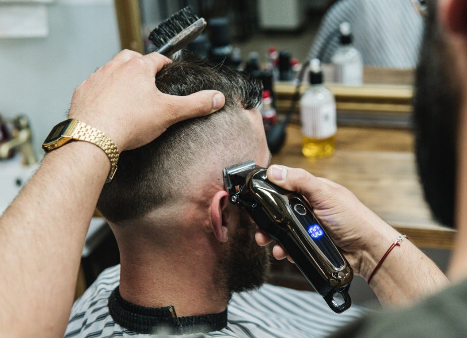 PROFESIONALUS BEVIELIS PLAUKŲ IR BARZDOS SKUTUVAS SKUSTUVAS