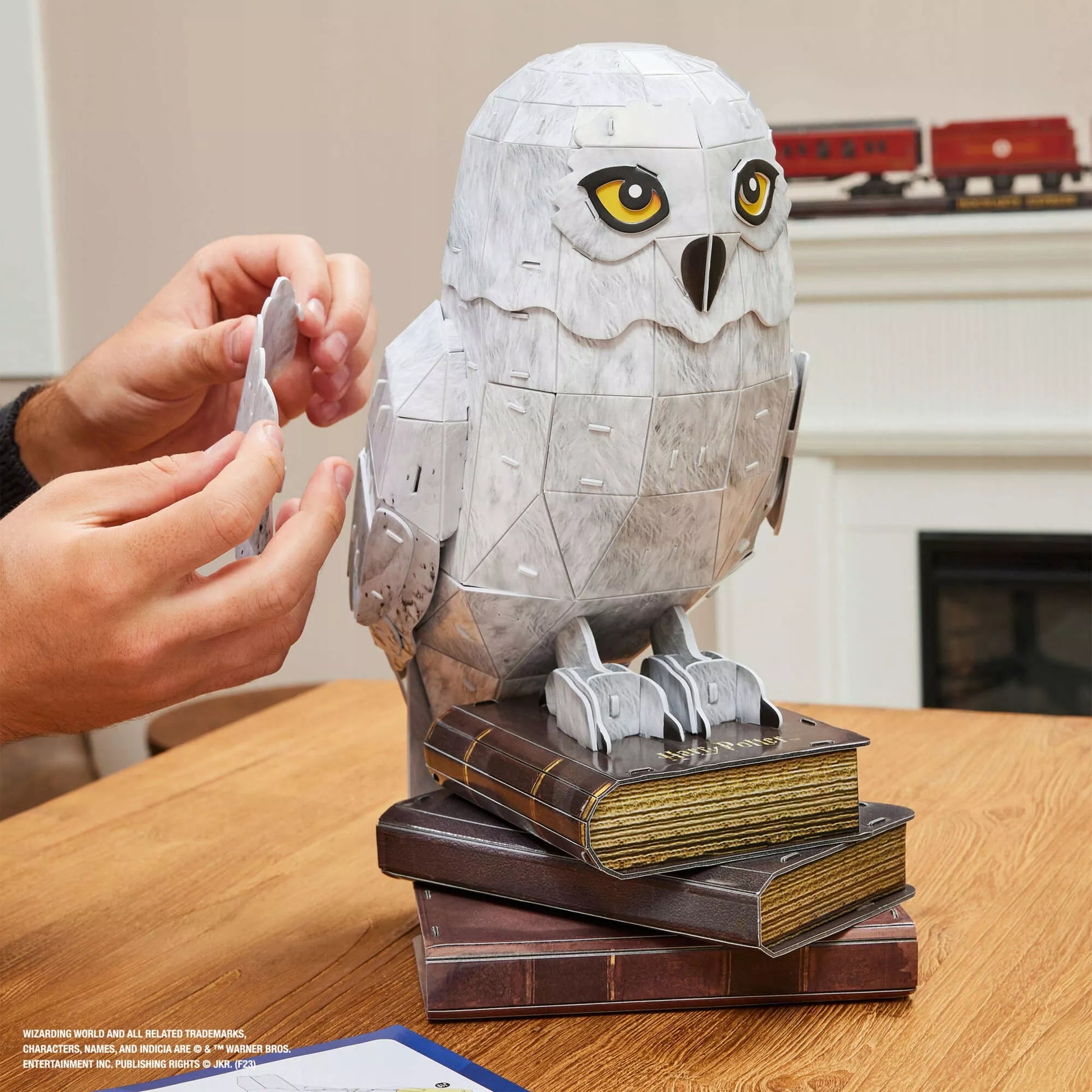 3D dėlionė HARRY POTTER Hedviga pelėda – surenkamas 4D figūrėlės modelis