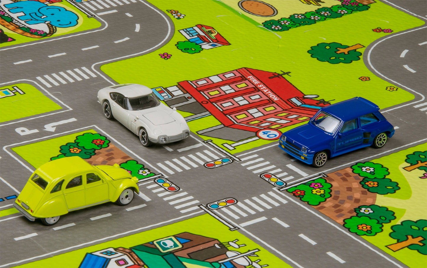 Dėlionės putplasčio edukacinis kilimėlis: miestas, gatvės, keliai