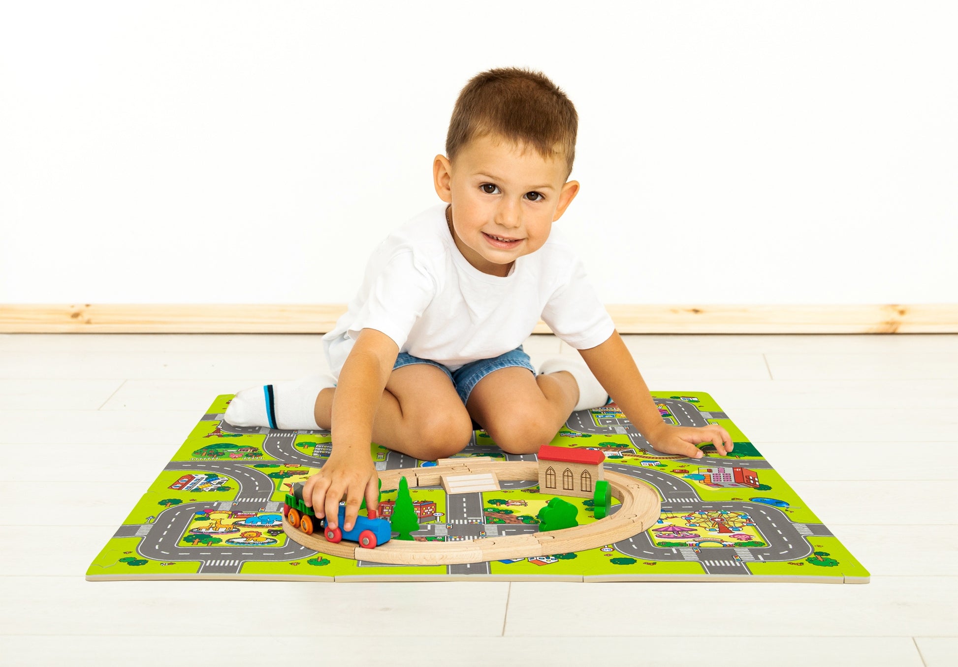 Dėlionės putplasčio edukacinis kilimėlis: miestas, gatvės, keliai