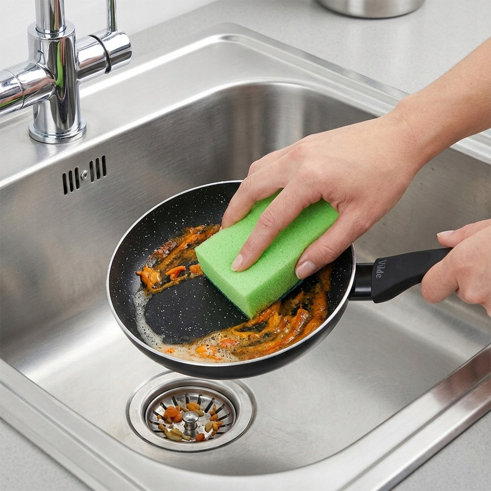 BLACK LINE 16 cm granitinė keptuvė kepimui ir troškinimui, skirta dujinėms ir indukcinėms viryklėms