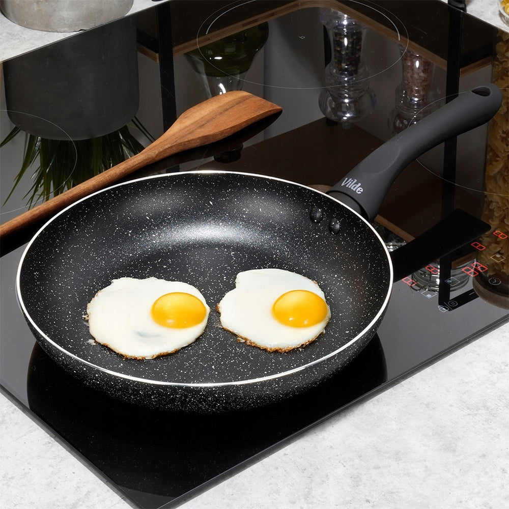 Granitinė keptuvė troškiniams ir kepimui BLACK LINE 24 cm dujinėms ir indukcinėms viryklėms