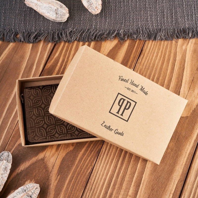 Moteriška odinė ruda didelė piniginė "kopertówka" su geometriniu raštu, RFID