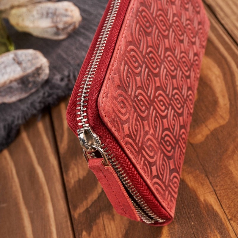 Odinė moteriška piniginė, raudona, geometrinio rašto, su užtrauktuku, RFID