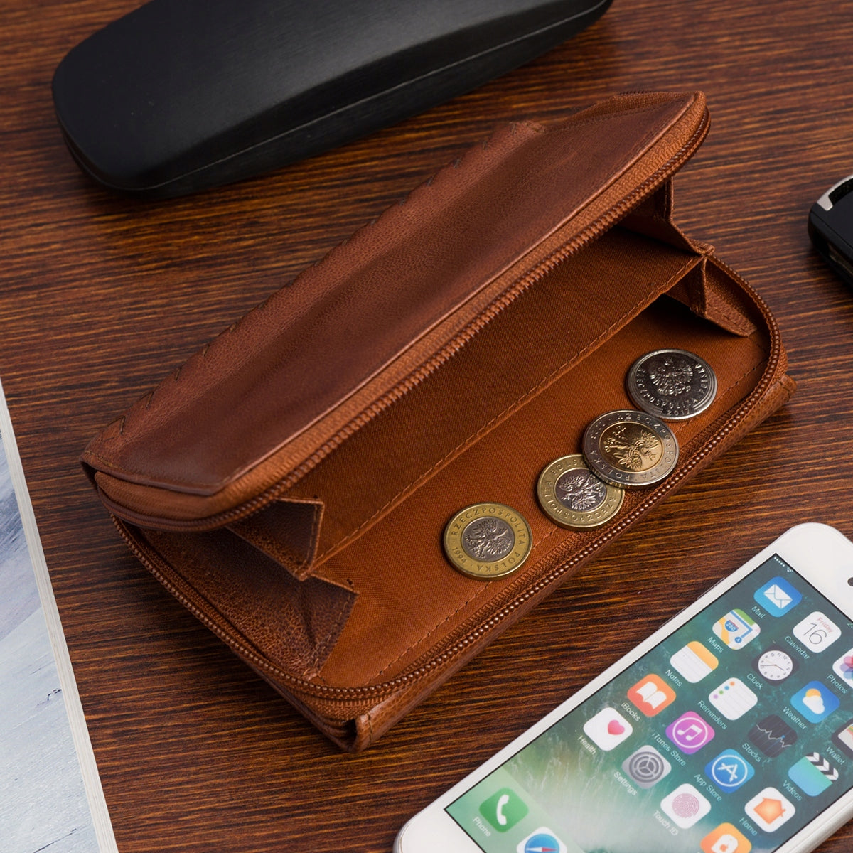 Moteriška odinė horizontali "vintage" pintų raštų didelė "premium" piniginė Beltimore