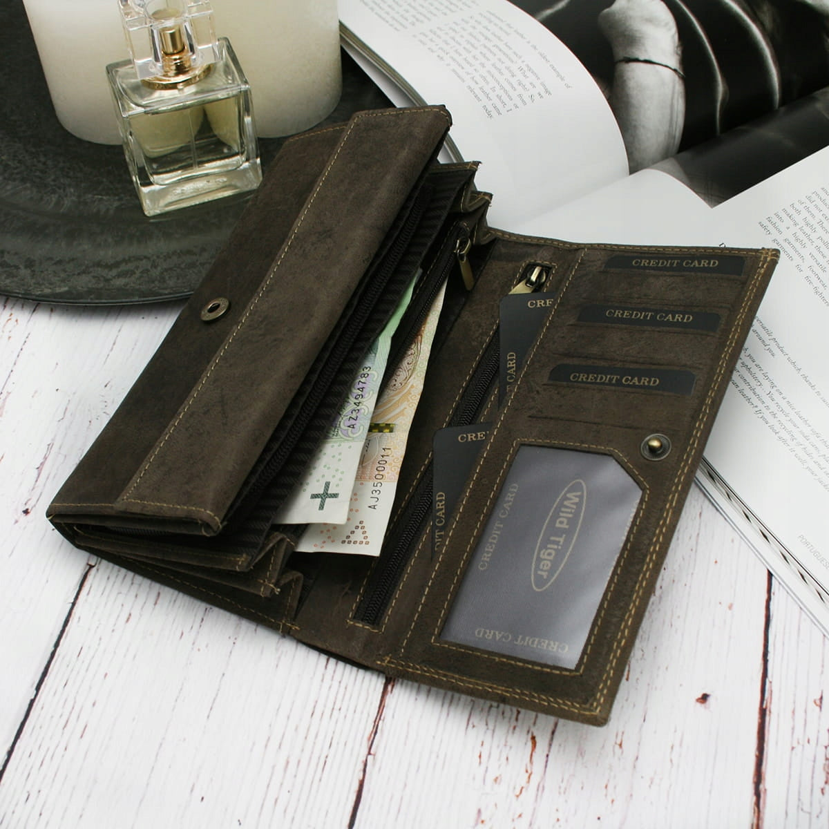 Moteriška nubuko odos piniginė Wild Tiger - tamsiai ruda