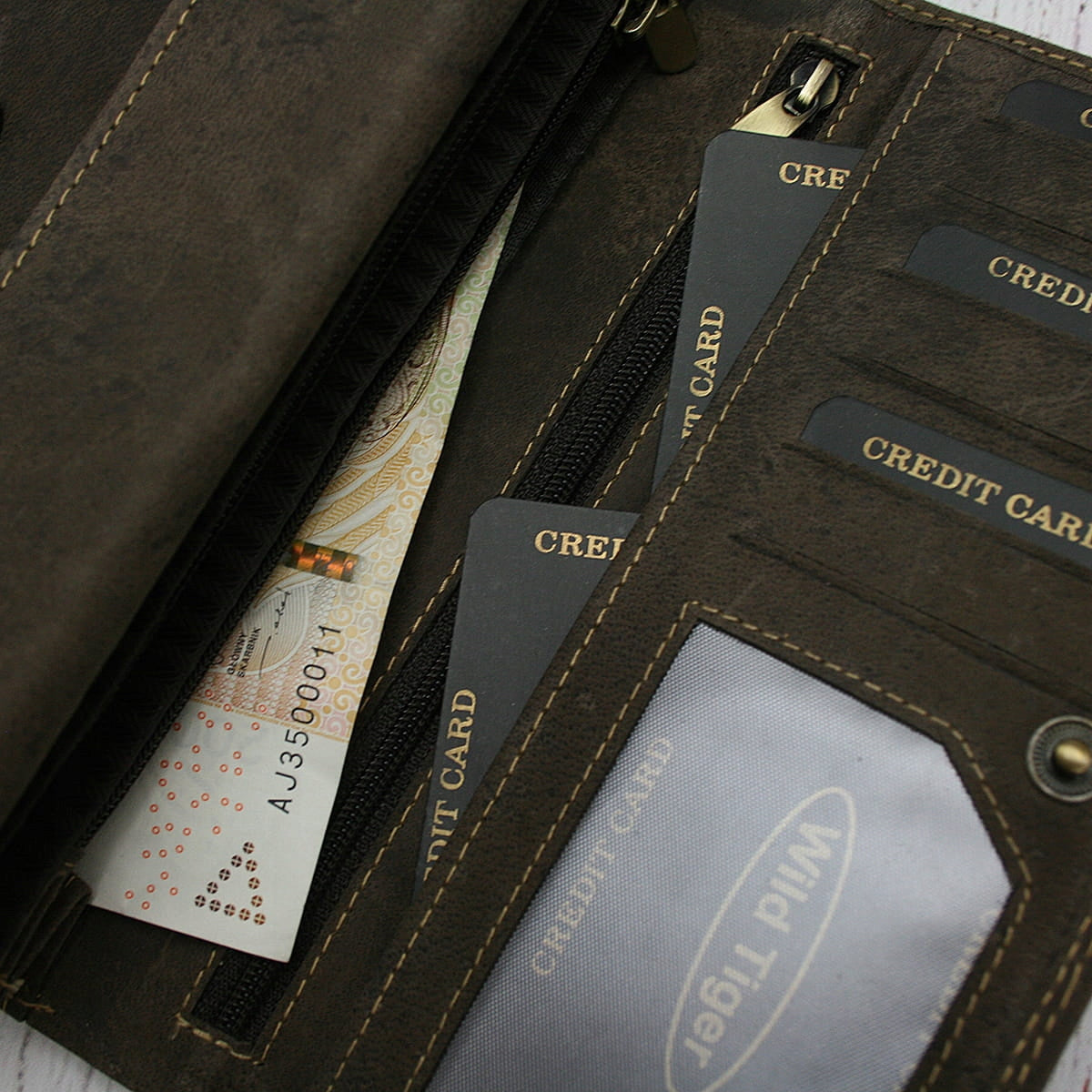 Moteriška nubuko odos piniginė Wild Tiger - tamsiai ruda