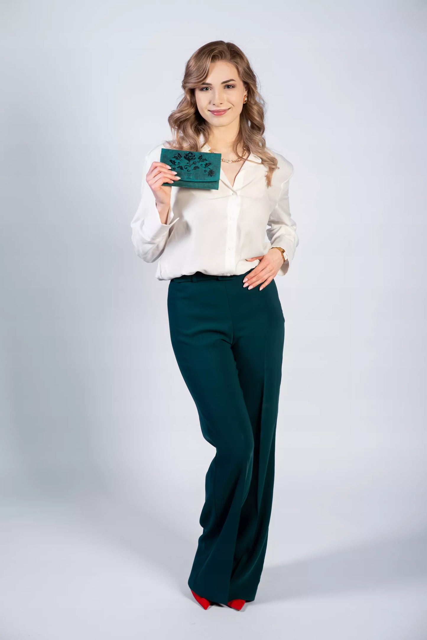 Moteriška odinė didelė "vintage" žalia piniginė su gėlėmis Paolo Peruzzi Rfid