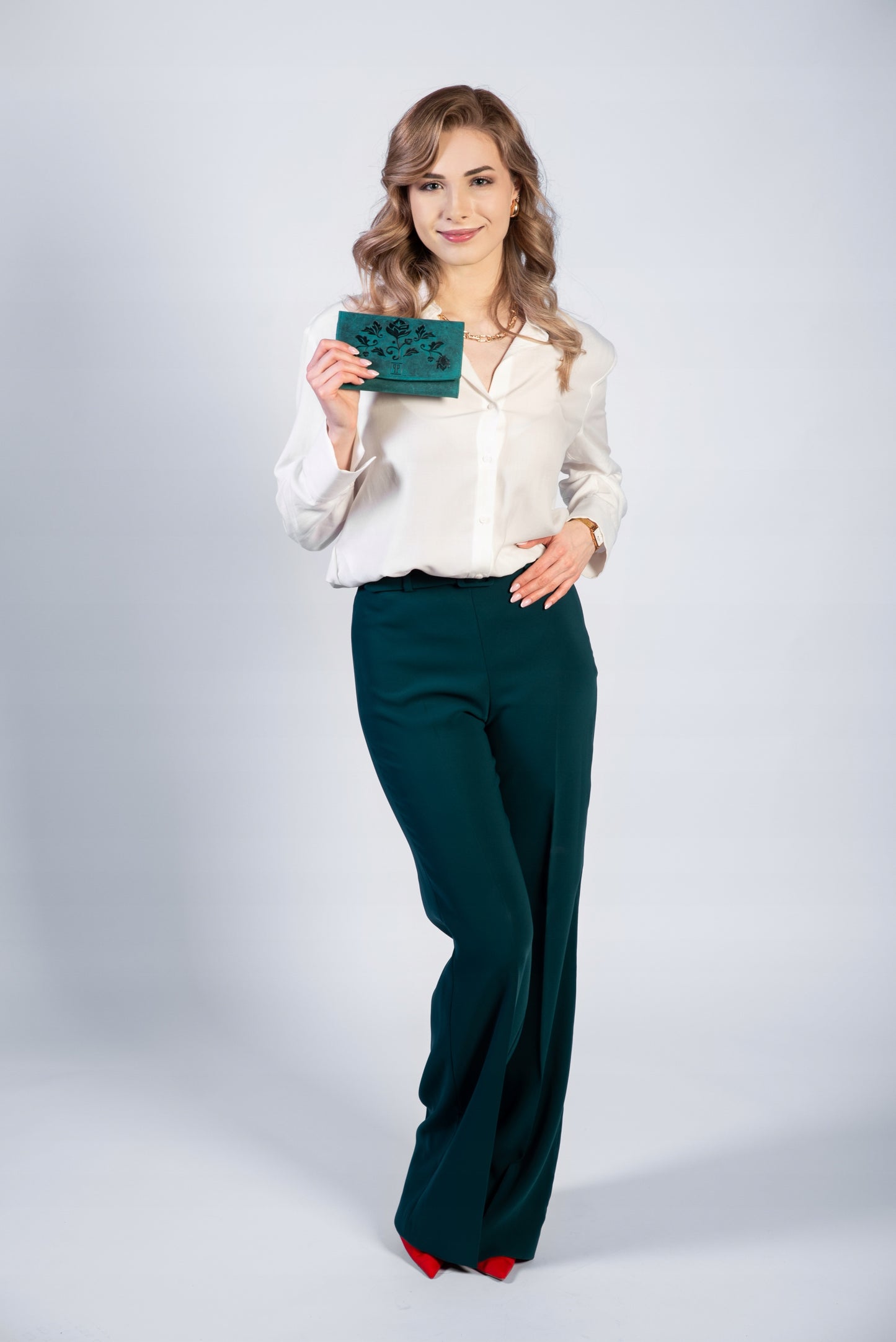 Moteriška odinė didelė "vintage" žalia piniginė su gėlėmis Paolo Peruzzi Rfid