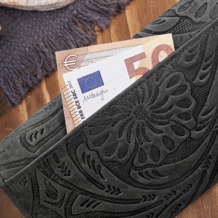 Moterims odinė vintage juoda piniginė su gėlėmis, didelė, madinga Paolo Peruzzi