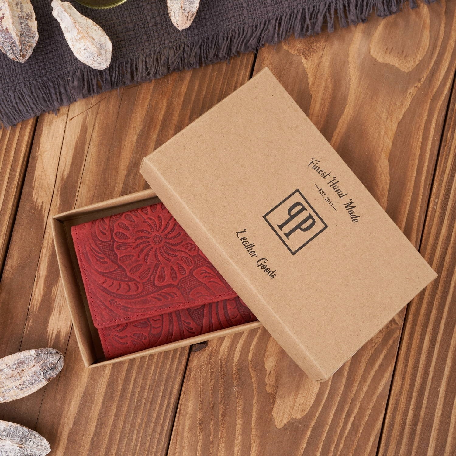 Didelė raudona odinė moteriška piniginė, vintage, su gėlių raštais Paolo Peruzzi