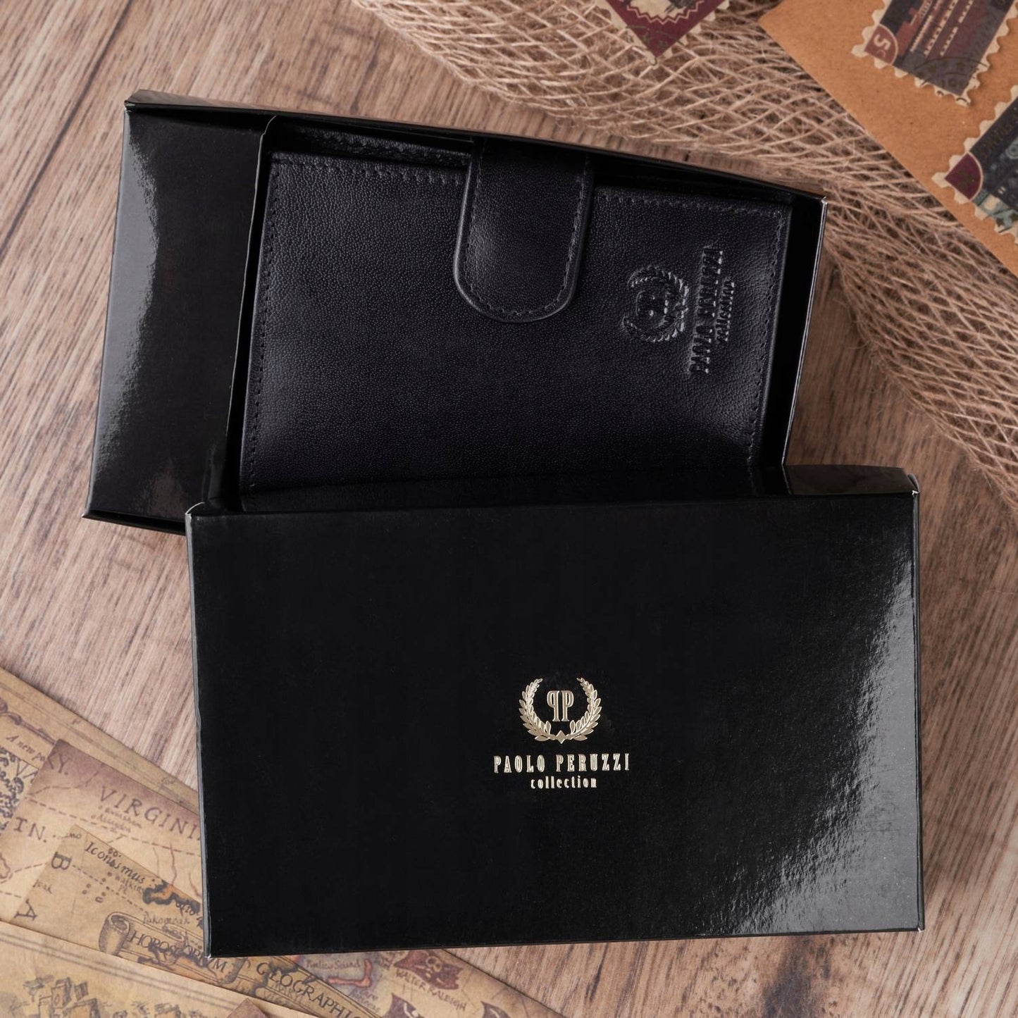 Odinė vyriška "Paolo Peruzzi" piniginė, užsegama atvartu, su RFID apsauga, rudoje dėžutėje