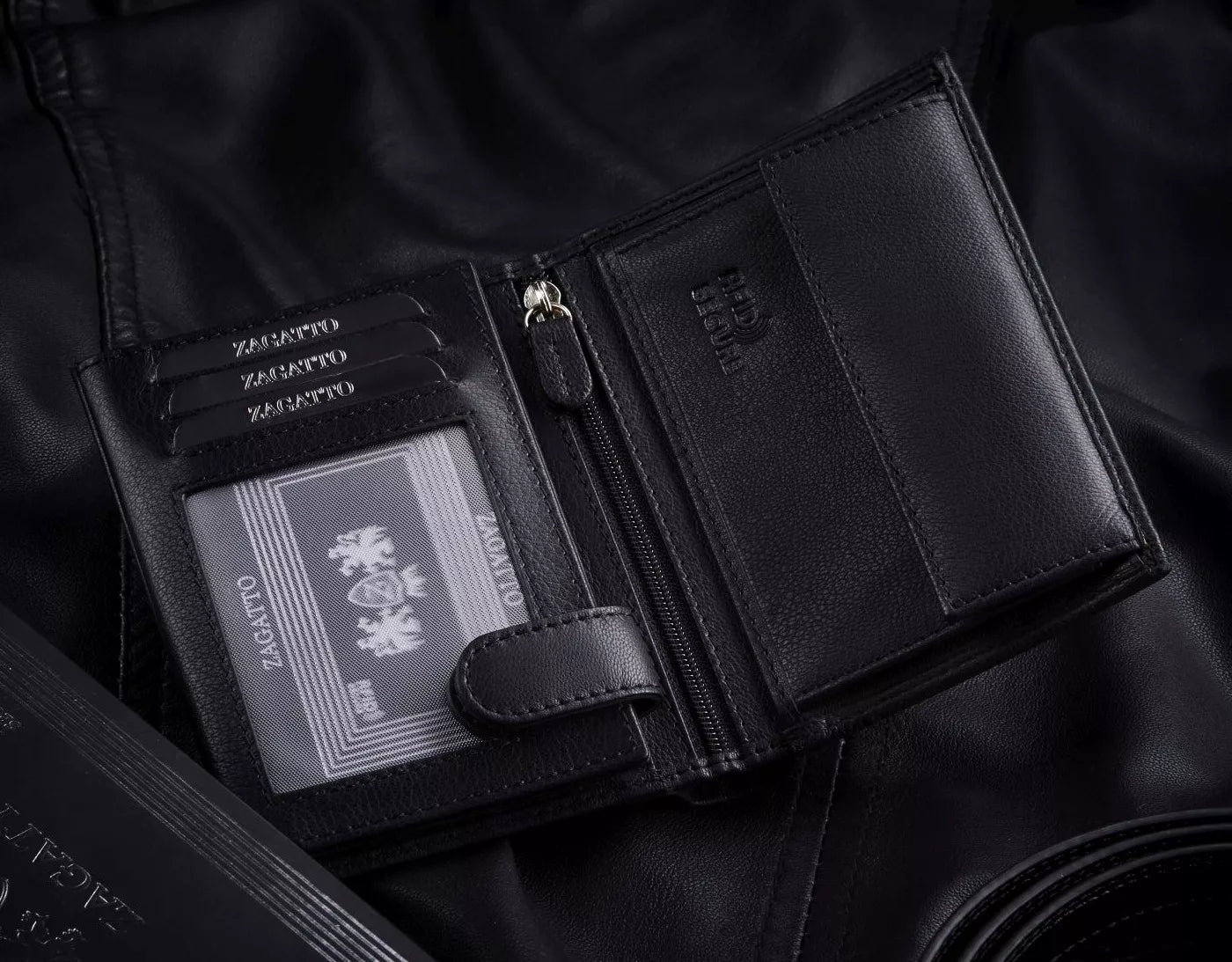 Vyriška odinė vertikali piniginė, juoda, elegantiška, su RFID kortelių apsauga ZAGATTO