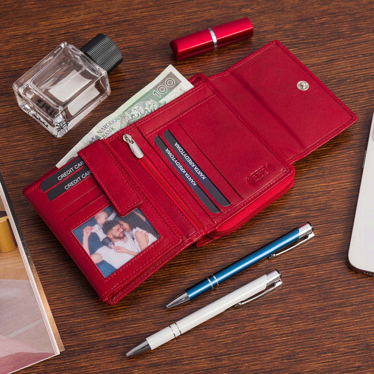 Moteriška odinė piniginė su RFiD apsauga, skirta kortelėms, klasikinė, graži, raudona Beltimore